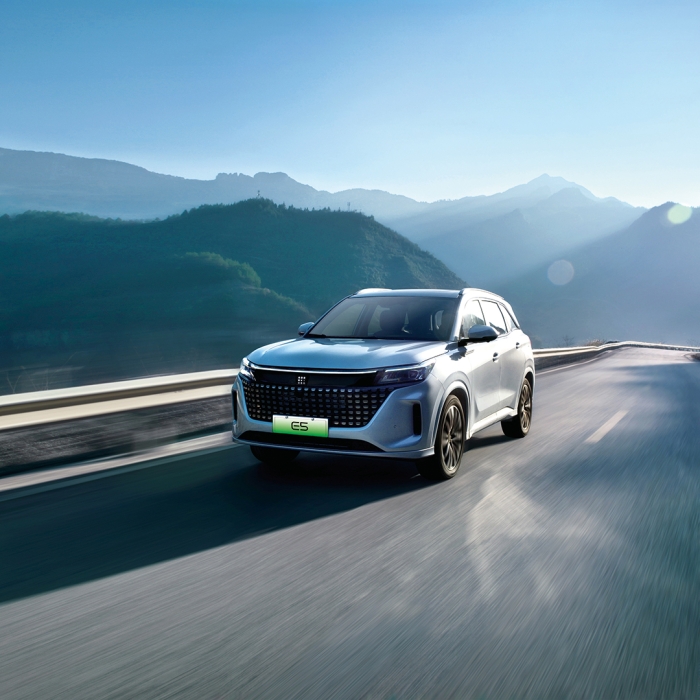 DFSK E5, Luxury, Automat, Plug-In Hibrid, PHEV, E-CVT, 7 locuri 