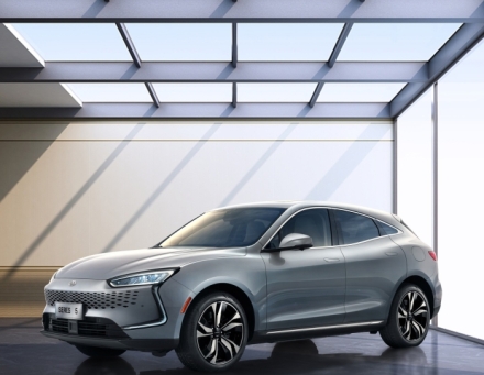 SERES 5 Premium, 4WD, Electric, Autonomie 483 km, 80kWh, 585 CP